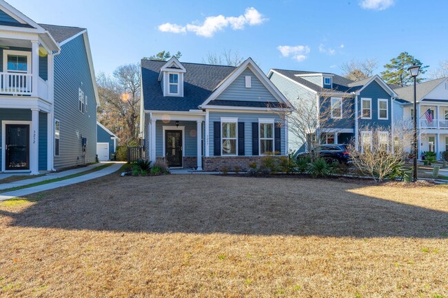Building Photo - 3 Bedroom 2.5 Bath House in Boltons Landin...