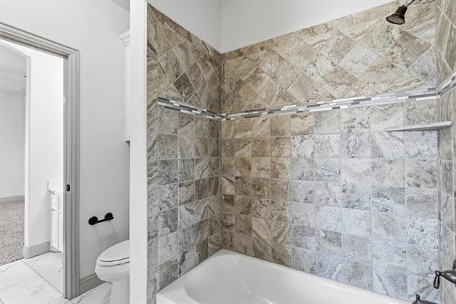 Building Photo - 2418 Askew Dr