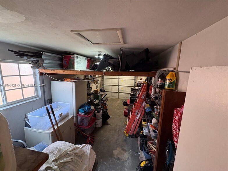 Building Photo - 6612 Dahlia Dr