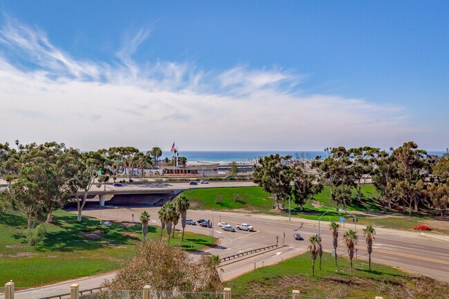 Building Photo - 855 Harbor Cliff Way