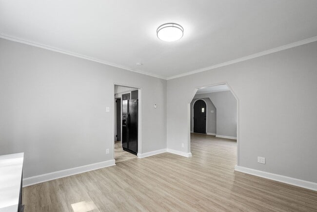 Building Photo - Stunning 4 bedroom home in McKeesport available July 1!