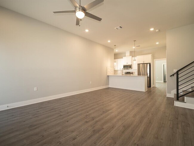 Building Photo - 120 Kimble Ln