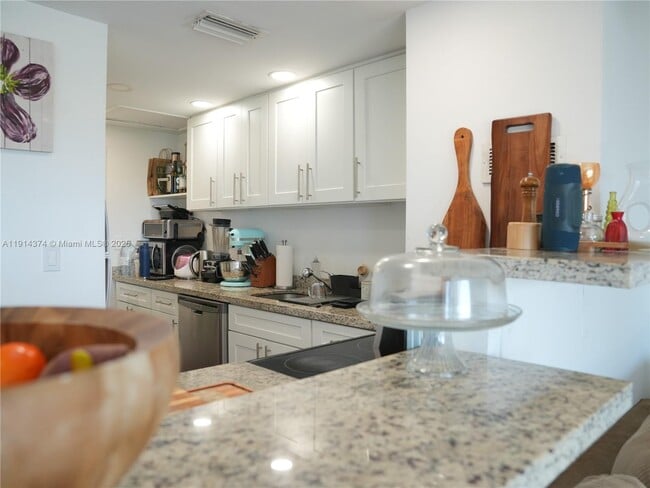 Building Photo - 880 NE 69th St