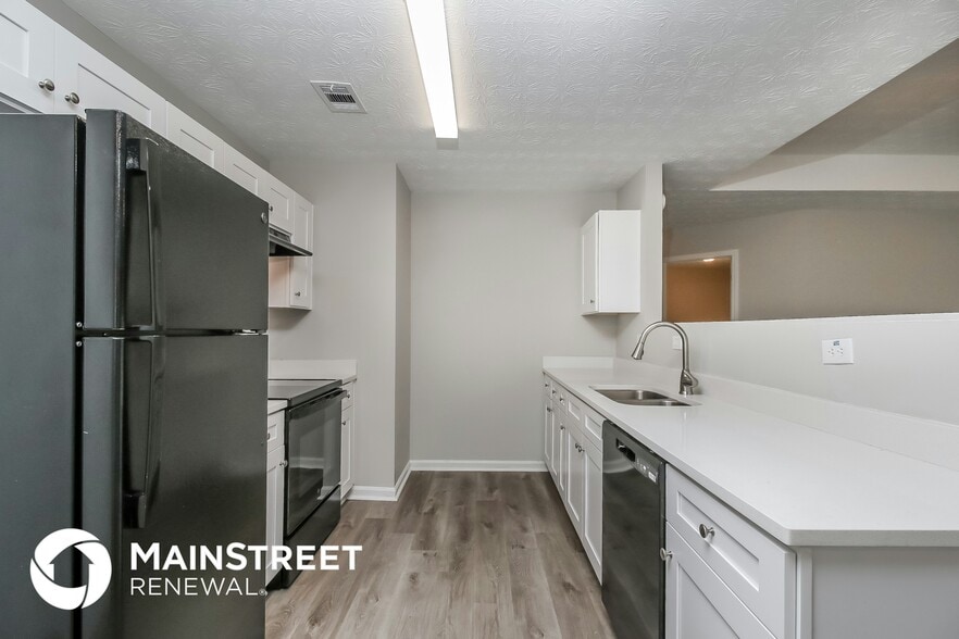 Building Photo - 1100 Overlook Dr