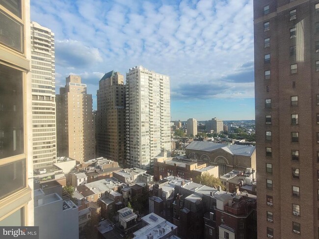 Building Photo - 2018 Walnut St