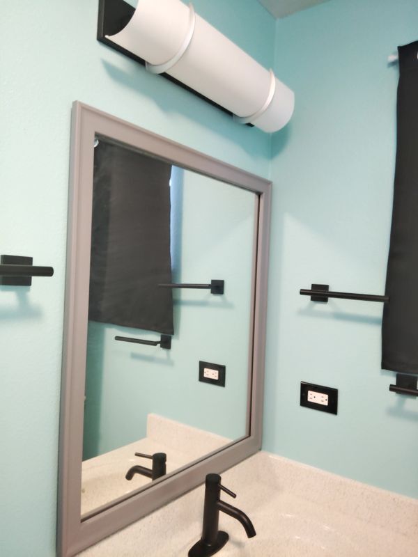 Building Photo - 2727 Hazelnut Ct