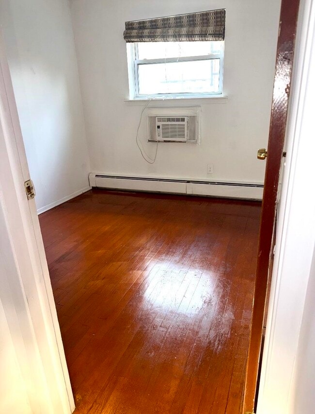 Building Photo - 24 Sunset Ave