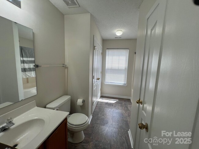 Building Photo - 176 English Hills Dr