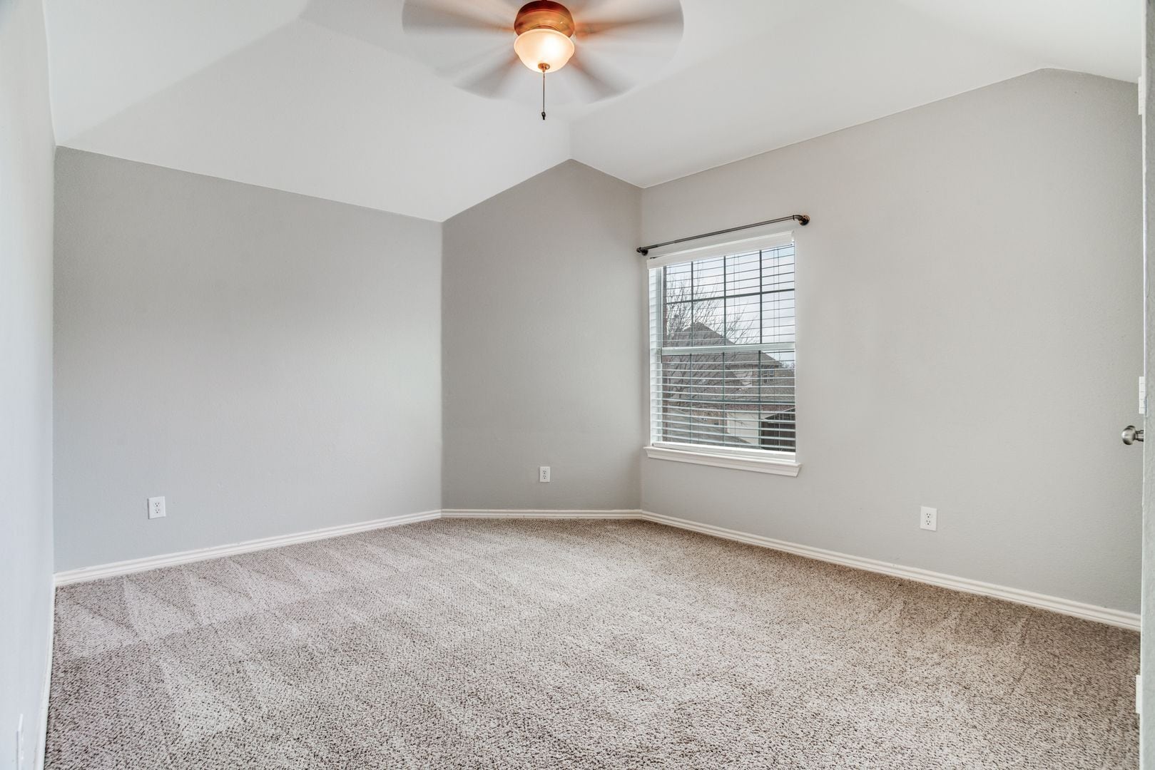 Building Photo - 10640 Line Berry Ln