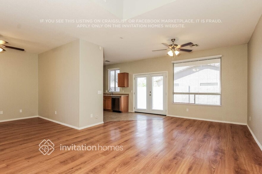 Building Photo - 810 E Nardini St