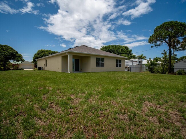 Building Photo - 107 Pelican Island Pl