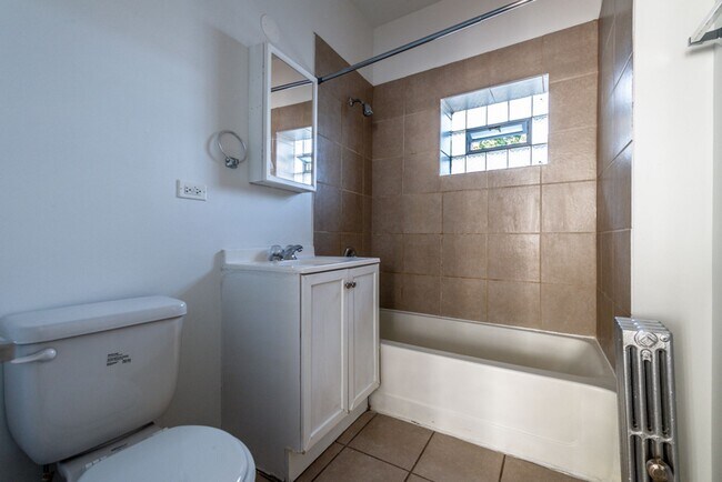 Building Photo - Park Manor Apartments