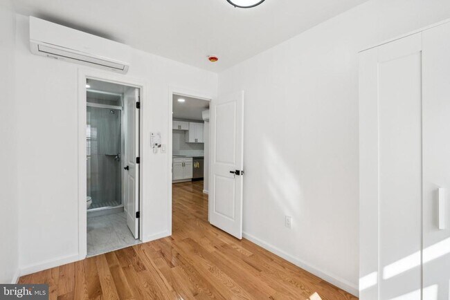 Building Photo - 1223 Spruce St