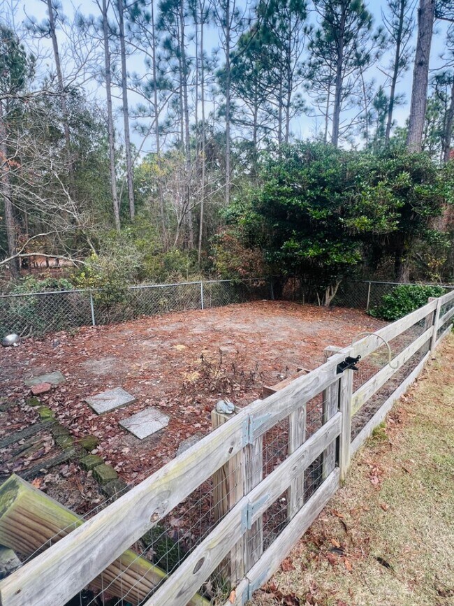 Building Photo - 208 Elmhurst Rd