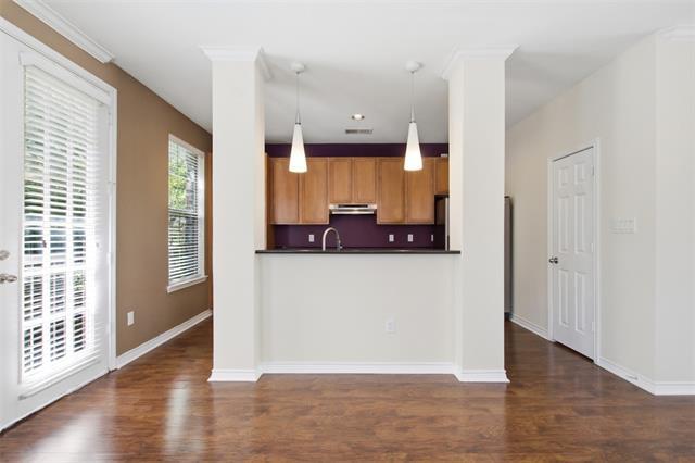 Building Photo - 2113 Grove Park Ln