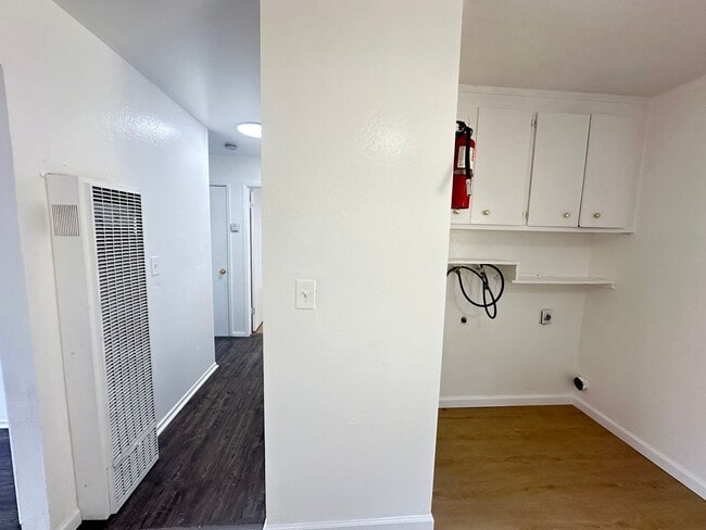 Building Photo - 3408