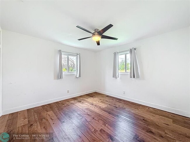 Building Photo - 50 NE 56th Ct