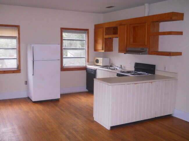 Building Photo - HOLLR0220