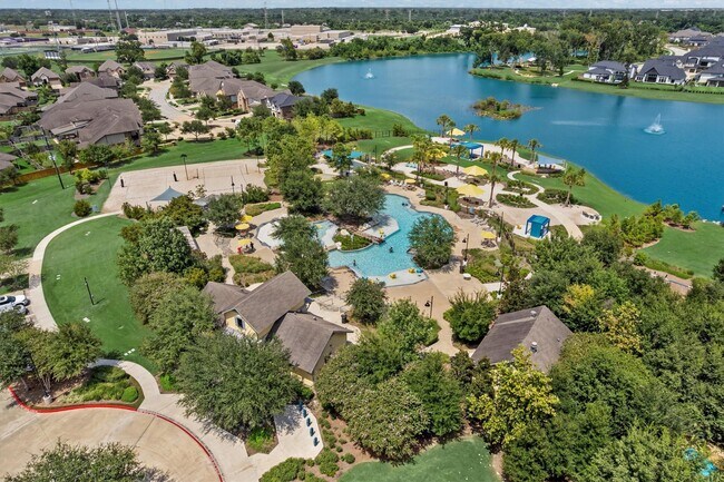 Building Photo - 10710 Verdant Hl