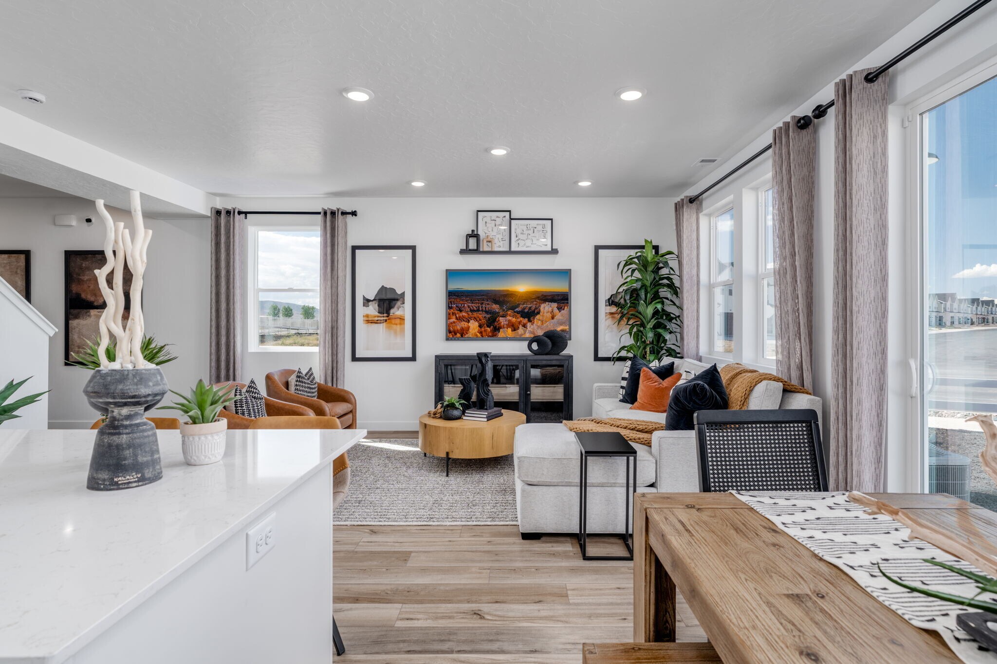 Building Photo - 1566 N Summer Spgs Cv