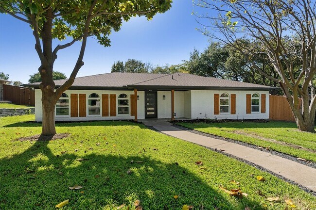 Primary Photo - 219 Lakeview Dr