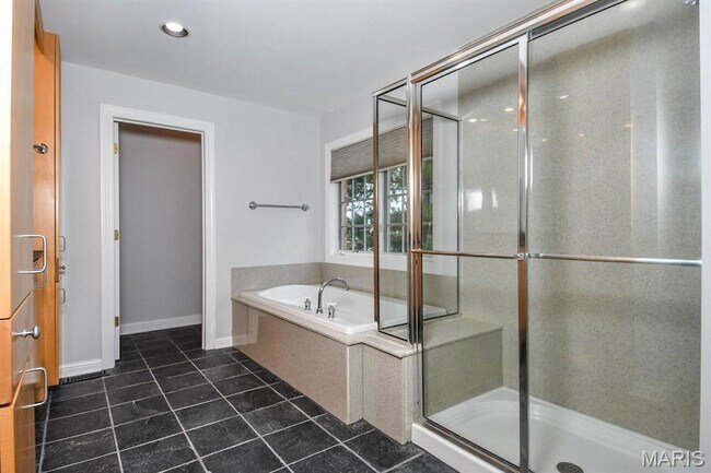 Building Photo - 20 Brighton Way