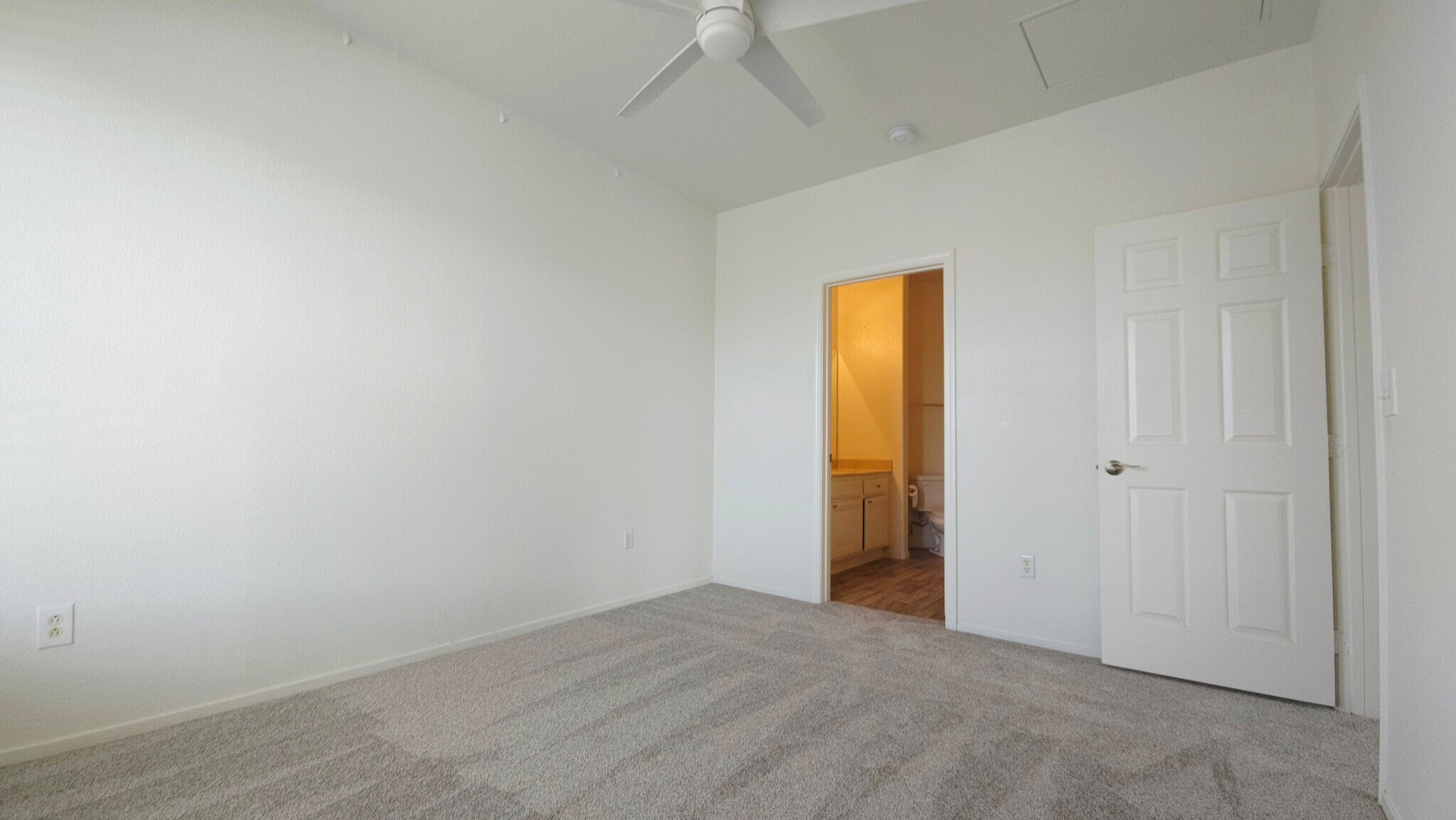 Building Photo - 7127 S Durango Dr
