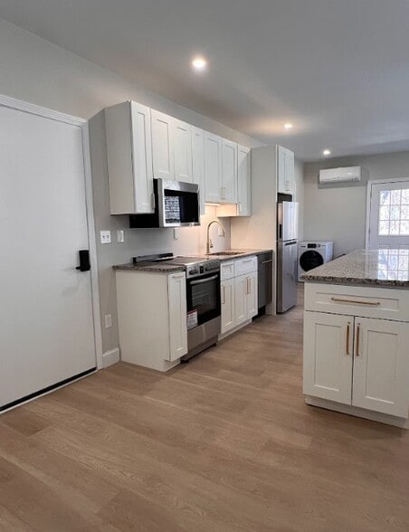 Building Photo - 33 South Ave