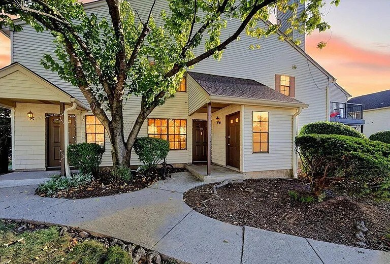 Building Photo - 1002 Woodbridge Commons Way