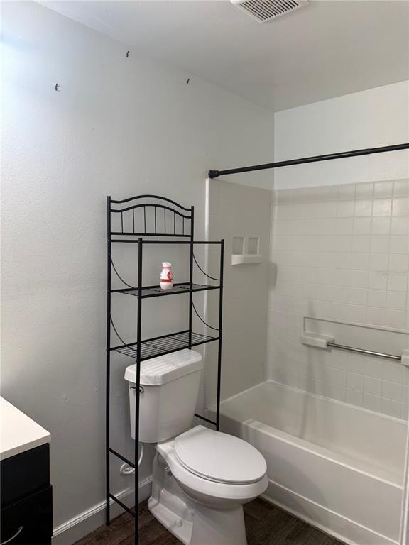 Building Photo - 3827 Bay Club Cir