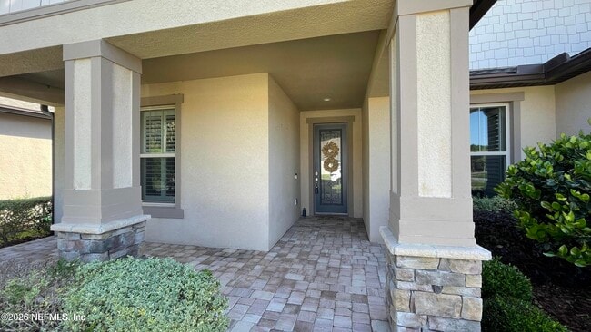 Building Photo - 331 Los Alamos St