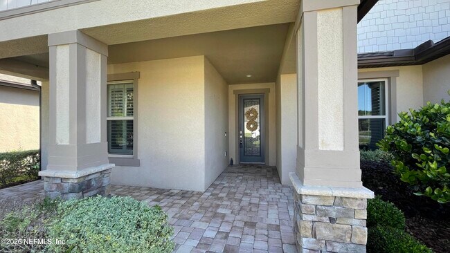 Building Photo - 331 Los Alamos St