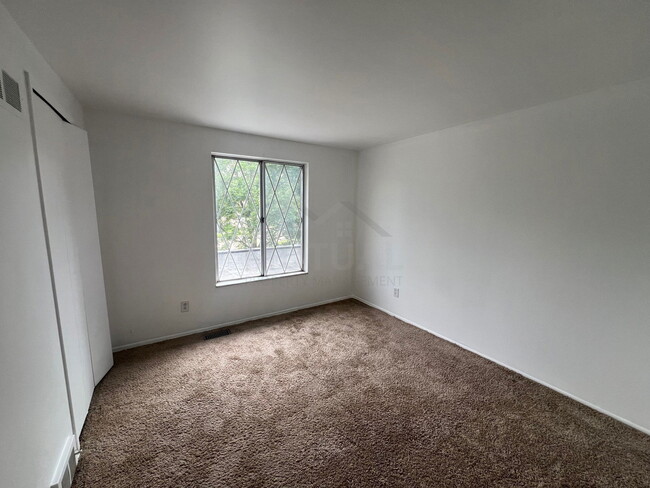 Building Photo - 8232 Karam Blvd