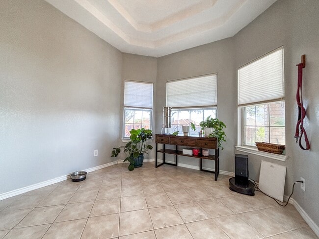 Building Photo - 1751 Loma Verde Dr