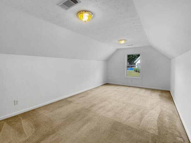 Building Photo - Spacious 3-Bedroom with Bonus Room in Lula