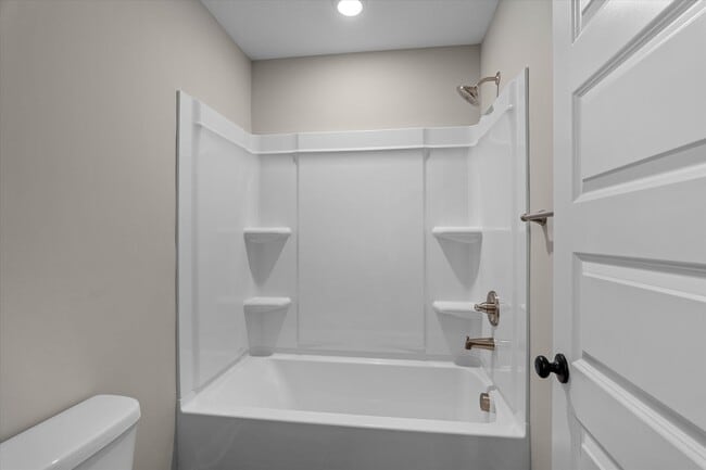 Building Photo - 626 Hope St