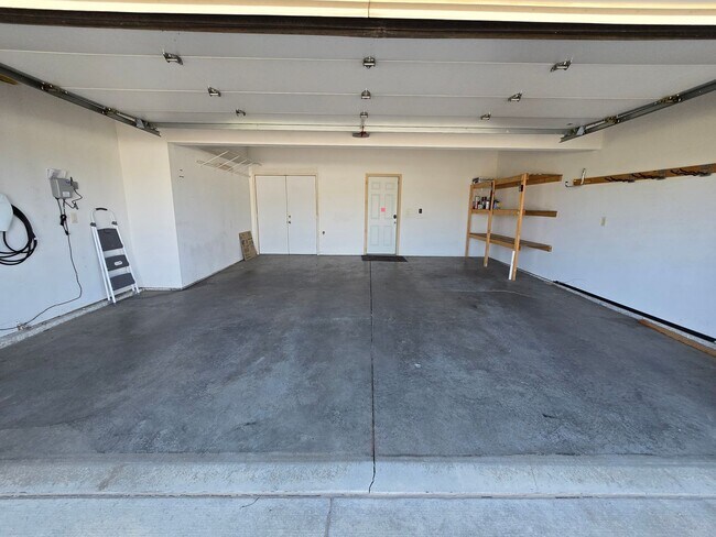 Building Photo - $2700 - 3 Bed 2.5 Bath Townhome in Sergeant Bluff