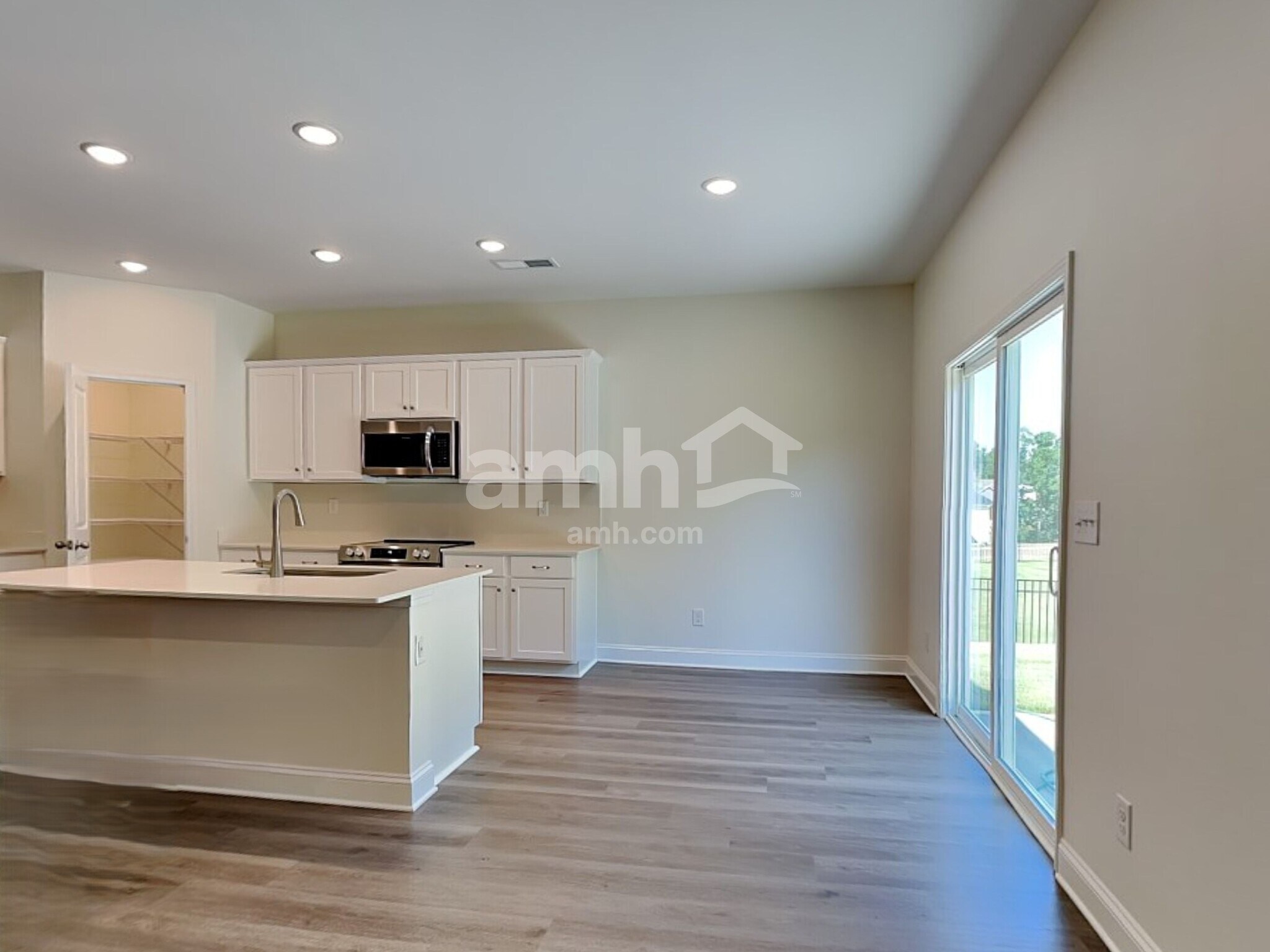 Building Photo - 6051 Rosemore Ln