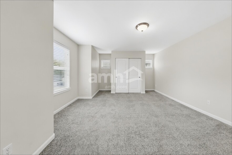 Building Photo - 5100 Balustrade Blvd SE