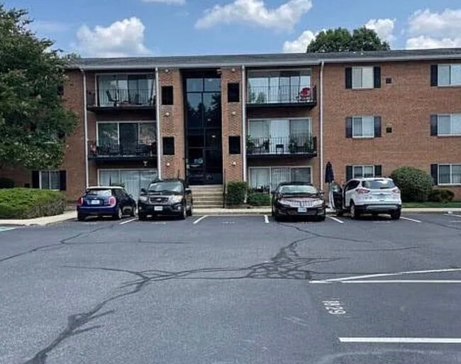 Building Photo - 1805 William St