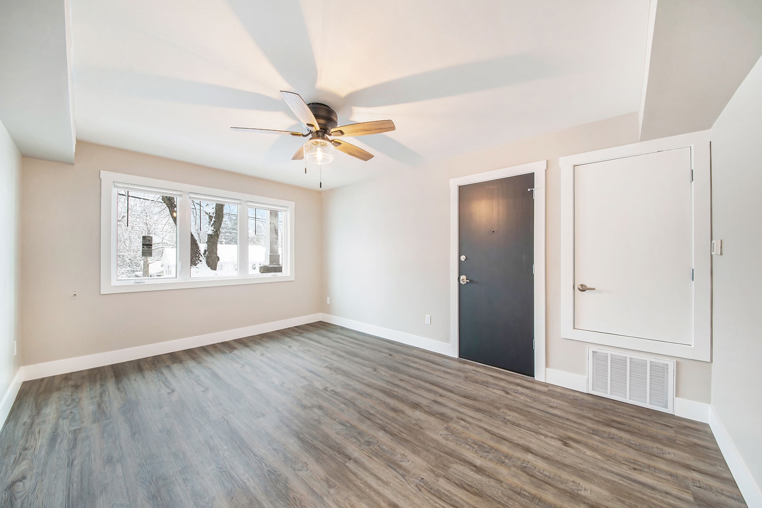 Building Photo - 174 S Fremont St NE