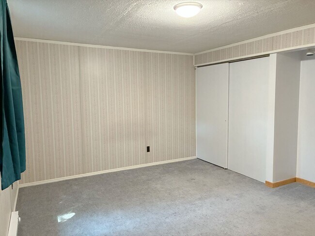 Building Photo - Spacious 5 Bed, 3 Bath Home for Rent in Idaho Falls!