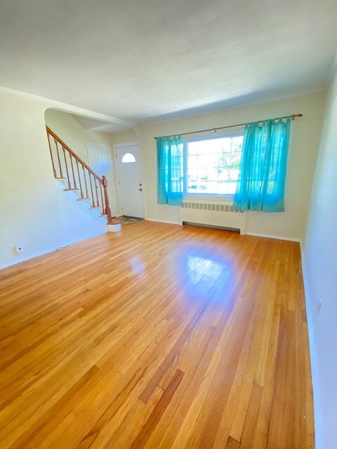 Building Photo - 6 Underhill Ave