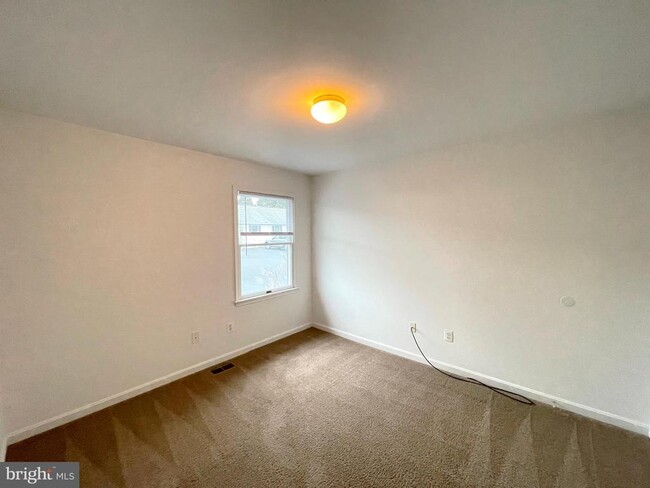 Building Photo - 44994 Serenity Farm Ln