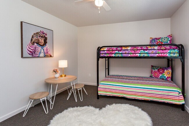 Building Photo - 3 Bedroom, Single-story Townhomes for rent...