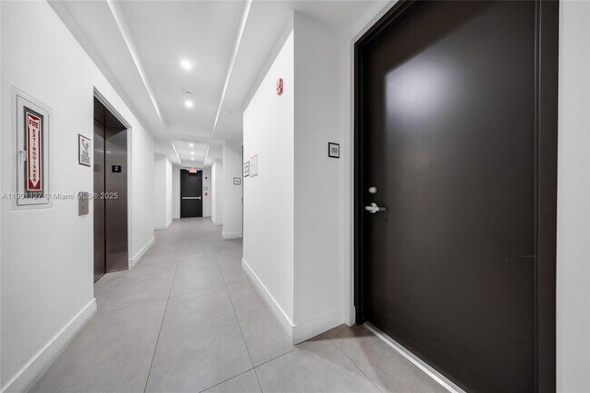 Building Photo - 3265 Bird Ave
