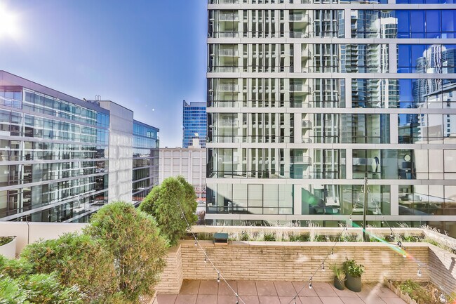 Building Photo - 1400 S Michigan Ave