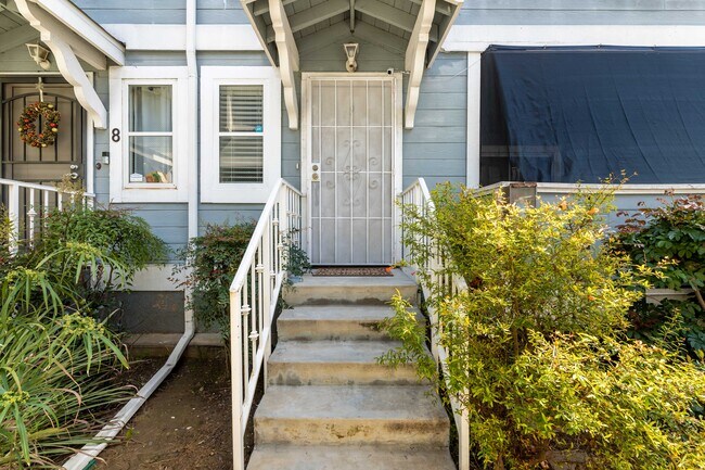 Building Photo - 21249 Figueroa St