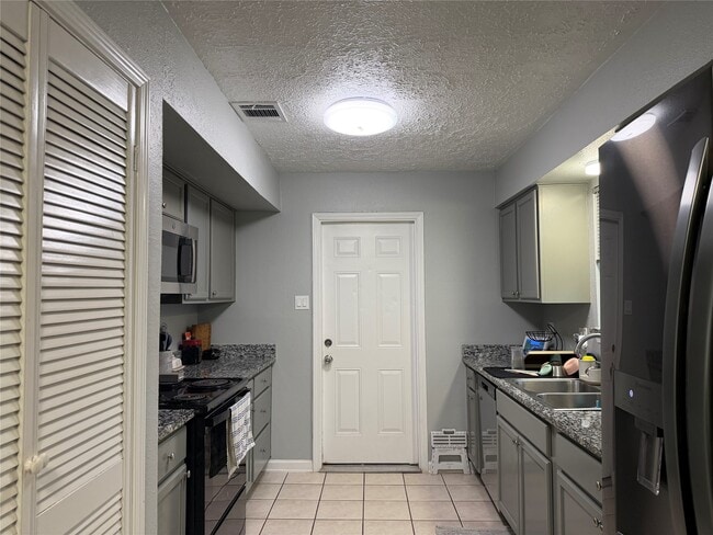 Building Photo - 11423 Graywood Dr