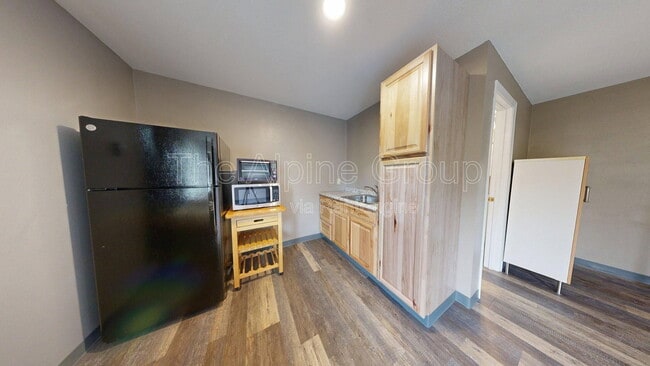 Building Photo - 12805 SW Washington St